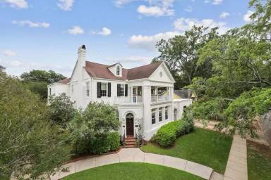 Main picture of 1910 Myrtle Ave
