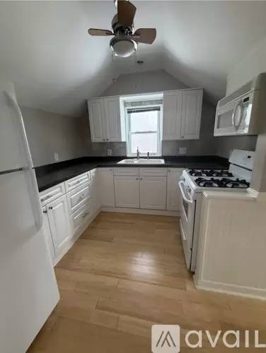 Main picture of 255 Hall Rd