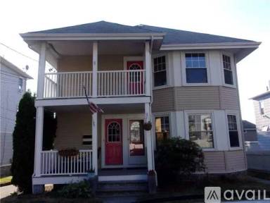 Main picture of 215 Cottage St