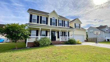 Main picture of 303 Honey Ct W