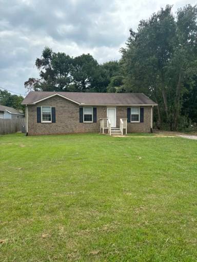 Main picture of 682 Debbie Dr