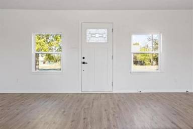 Main picture of 312 W Tate St