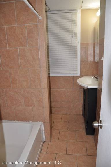 Main picture of 523 Washington Ave Apartments