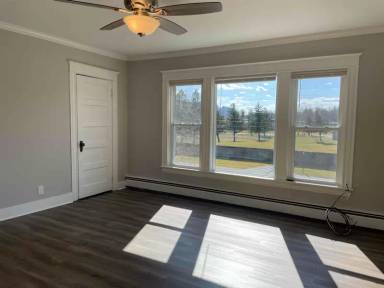 Main picture of 324 W Water St