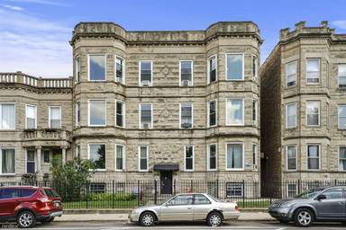 Main picture of 3129 W Augusta Blvd