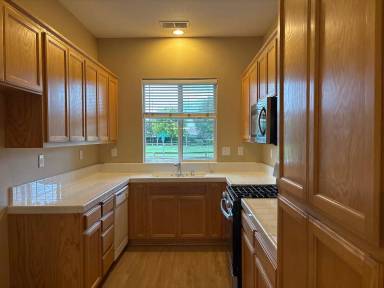 Main picture of 252 Laird Pl