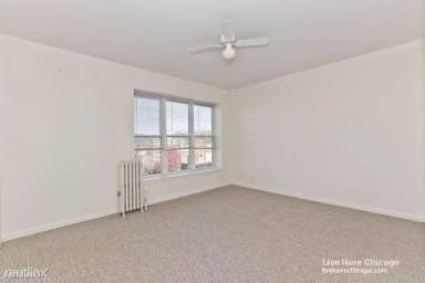 Main picture of 3957 W Irving Park Rd
