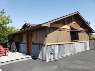 Main picture of 702 S Meridian Rd