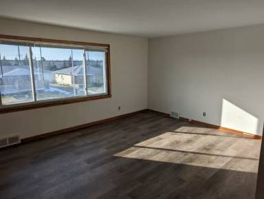 Main picture of 141 Wallace Ave