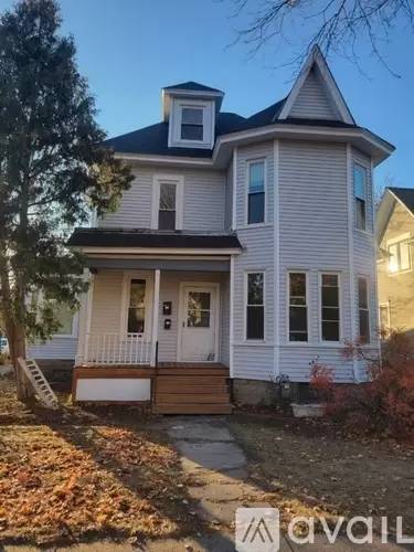 Main picture of 1041 12th Ave SE