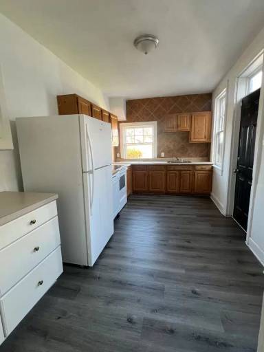 Main picture of 354 S Pershing Ave