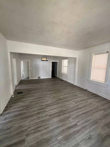 Main picture of 328 W Mason St
