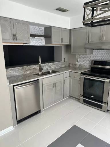 Main picture of 522 Hollomon Dr