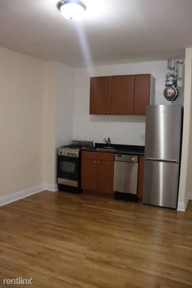 Main picture of 207 W 11th St