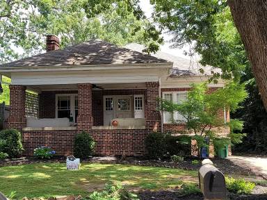 Main picture of 150 Woodlawn Ave