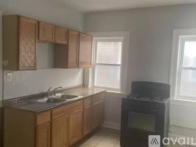 Main picture of 7739 S Essex Ave
