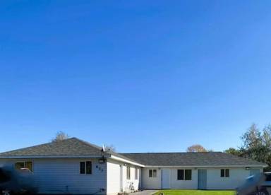 Main picture of 833 S Division St