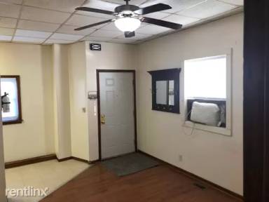 Main picture of 4932 Reading Ave