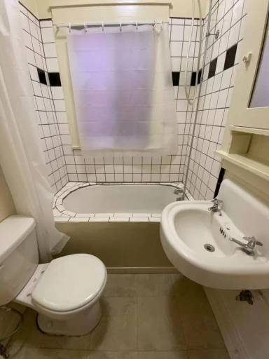 Main picture of 2021 E Appleton St