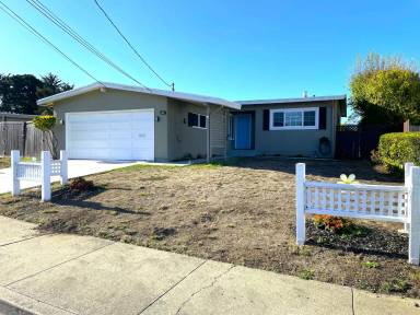 Main picture of 1208 Lerida Way