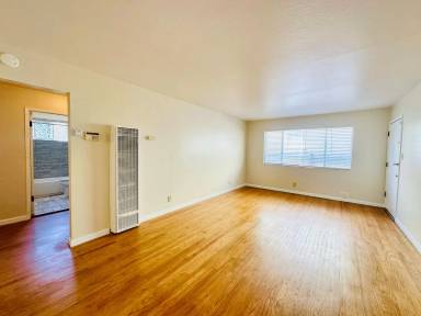 Main picture of 3059 Georgia St