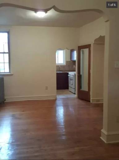 Main picture of 1824 Point Breeze Ave