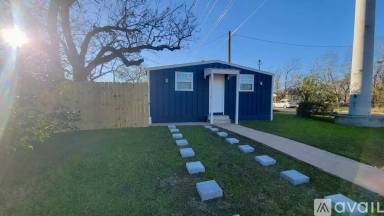Main picture of 603 W Pecan St
