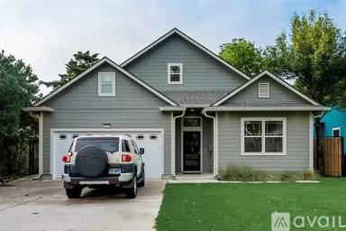 Main picture of 1823 Newport Ave