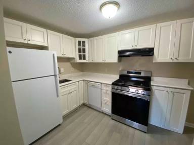 Main picture of 645 W Lowell Ave