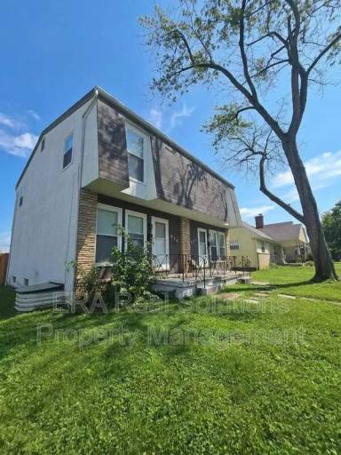 Main picture of 852 S Roys Ave