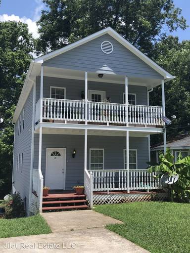 Main picture of 130 Vanira Ave SE