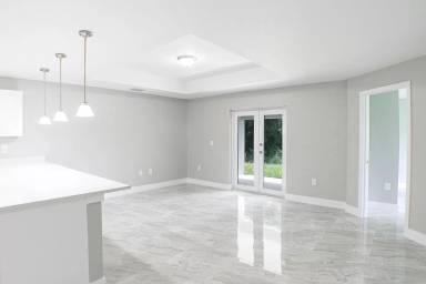 Main picture of 2022 E 12th St