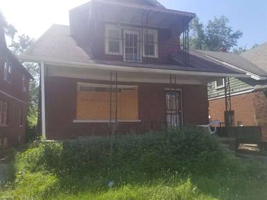 Main picture of 15861 Tuller St