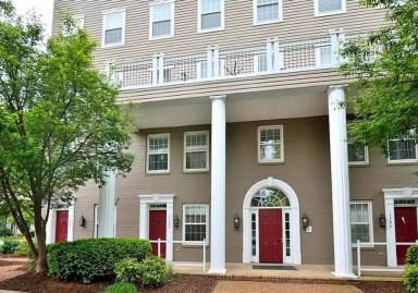 Main picture of 1306 Roundhouse Ln
