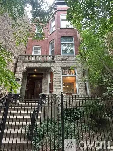 Main picture of 2227 N Bissell St