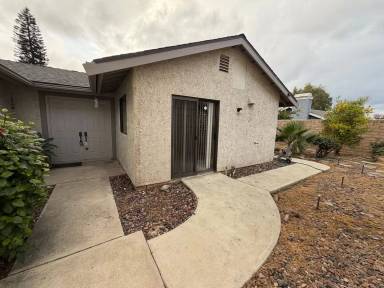 Main picture of 2469 Pinewood Pl