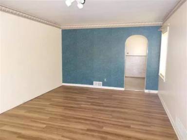 Main picture of 559 S 4th Ave