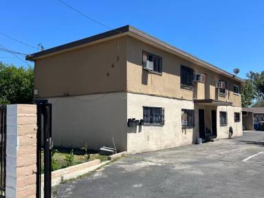 Main picture of 442 W 12th St