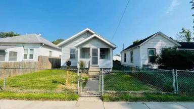 Main picture of 1032 8th Ave