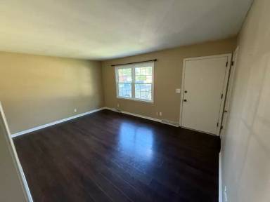 Main picture of 1015 S Sunrise Dr
