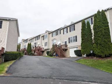 Main picture of 10 Briarwood Way