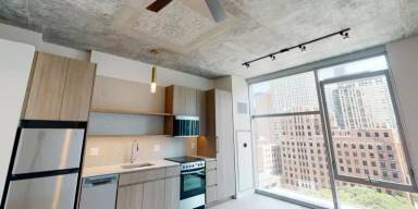 Main picture of 717 N Wells St