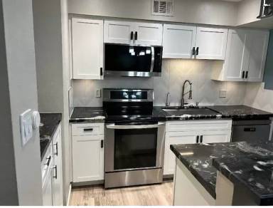 Main picture of 4410 N Longview Ave