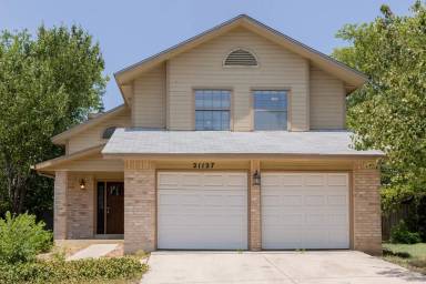 Main picture of 21127 Malibu Colony