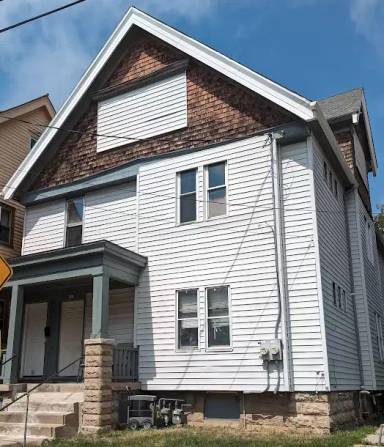Main picture of 130 W Randolph St