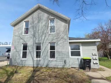 Main picture of 108 E Montcalm St