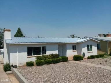 Main picture of 953 Avenida Manana NE