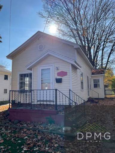 Main picture of 318 E Hillsdale St