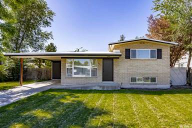 Main picture of 802 E Whitemaple Way