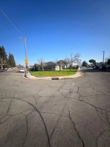 Main picture of 1394 N Esther Way